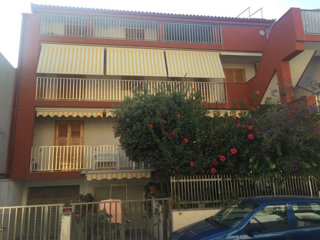 Casa Vacanza Giotto 17 Apartment Sampieri Ngoại thất bức ảnh